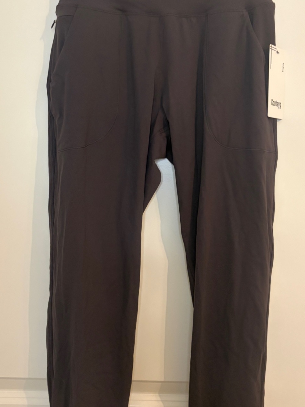 NWT Women’s Kcutteyg Joggers size small dark gray